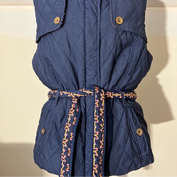 Lilly Pulitzer Hana Reversible Quilted Vest in Navy Horsebit pattern size Medium - Picture 4 of 11